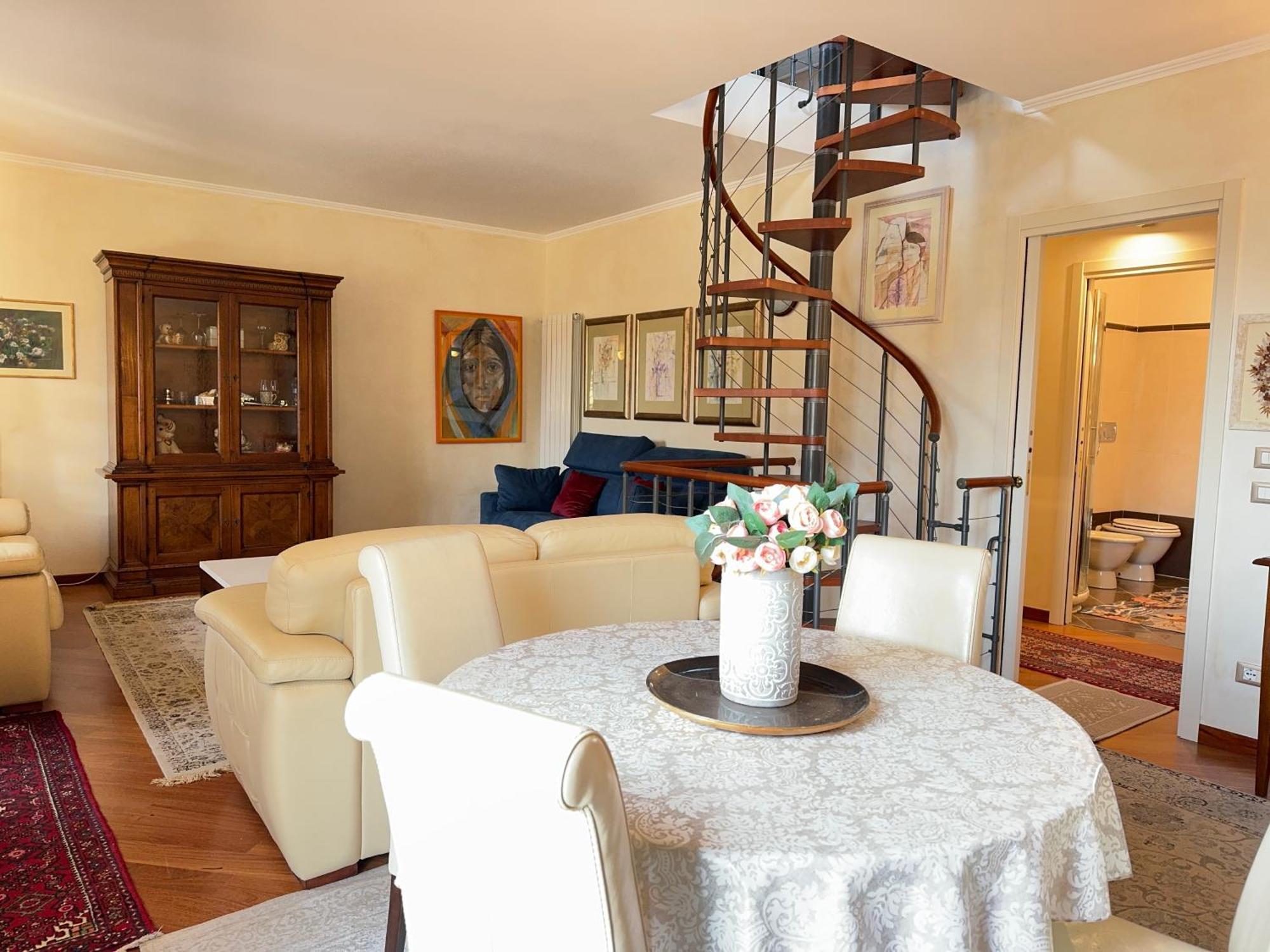 Villa Casa Perfetta Per Grandi Famiglie, Con Jacuzzi à Bevera  Extérieur photo