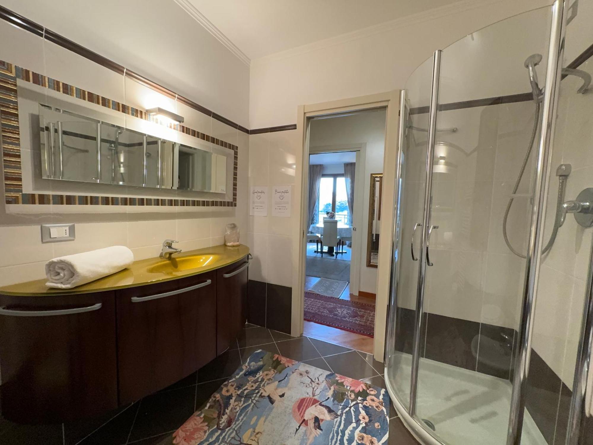 Villa Casa Perfetta Per Grandi Famiglie, Con Jacuzzi à Bevera  Extérieur photo